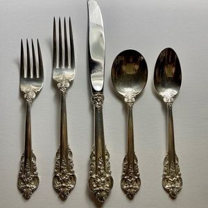 Wallace Grande Baroque , Fine Sterling, Pre owned Service for 6